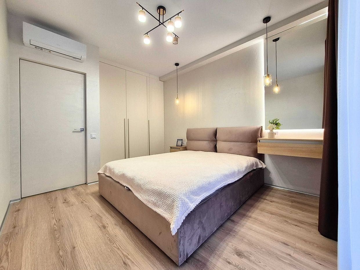 Renovated Two-Room Apartment — Nova Anglia Complex, Holosiiv