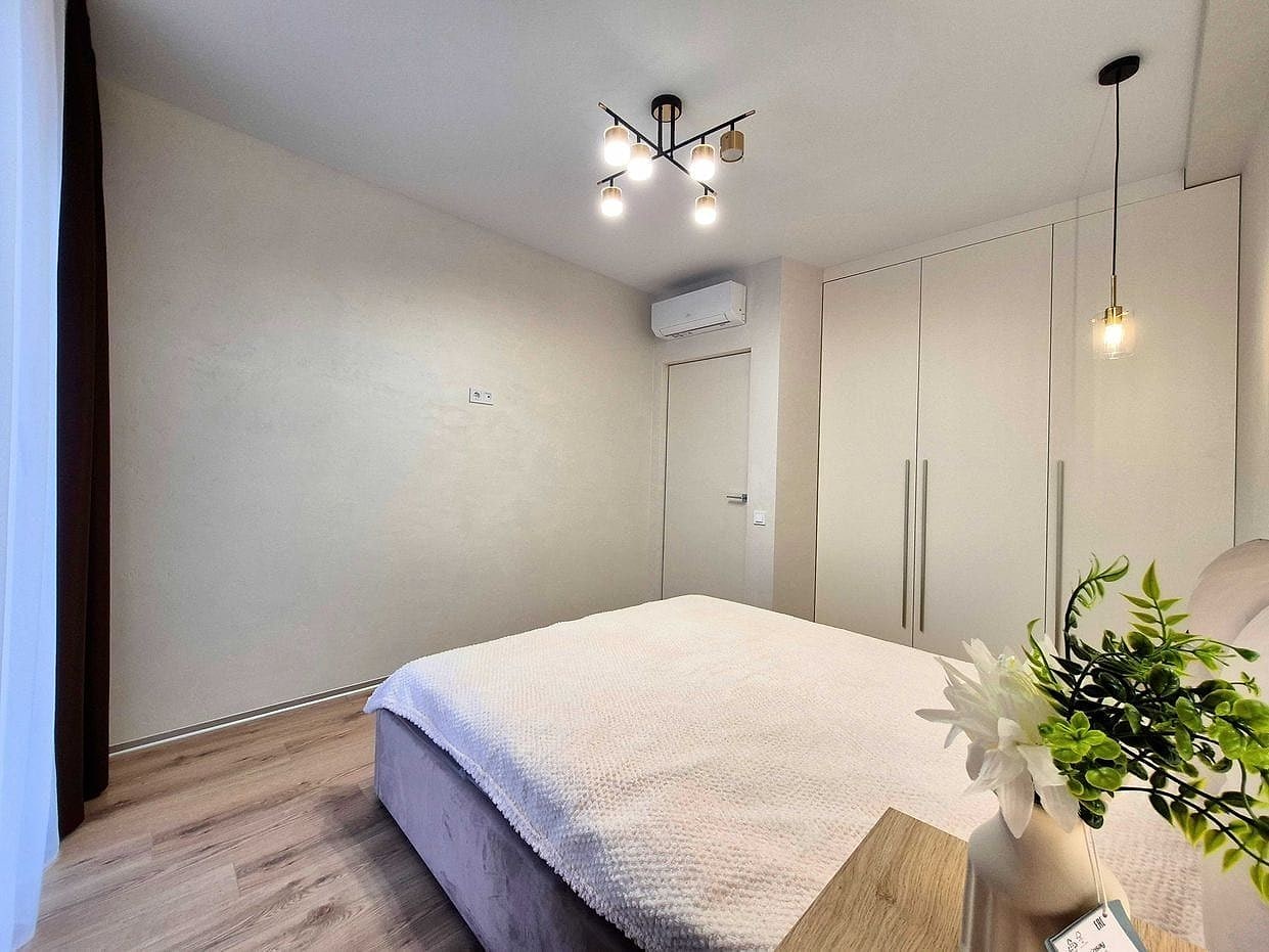 Renovated Two-Room Apartment — Nova Anglia Complex, Holosiiv