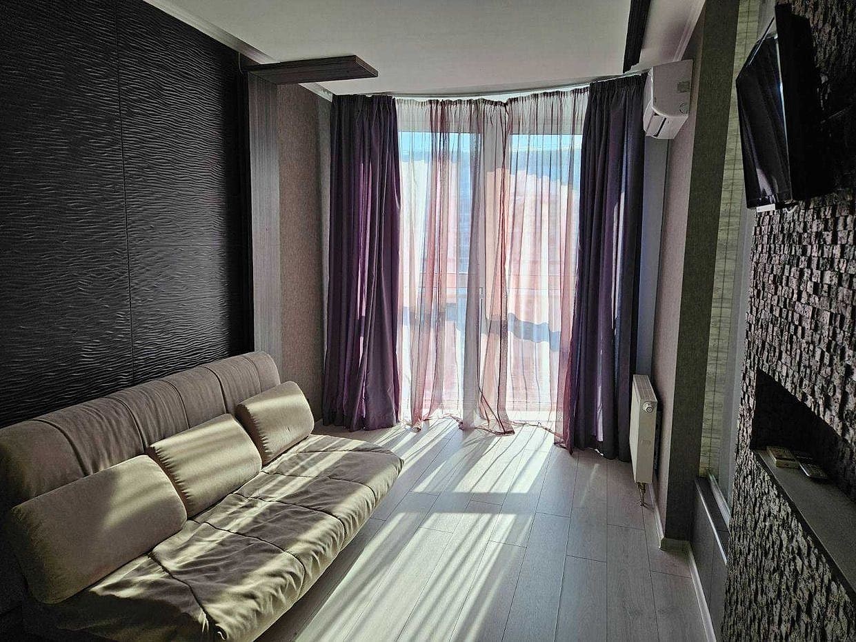 Renovated Two-Room Apartment — Dragomanova Street, Poznyaky Metro