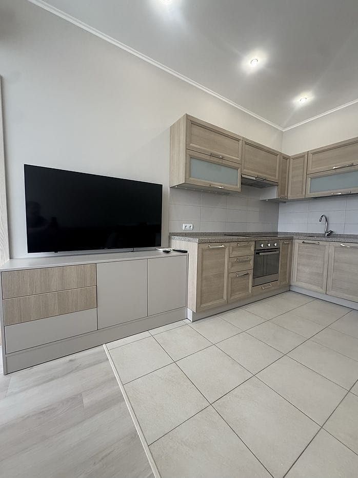 Renovated Three-Room Apartment — Novopecherskie Lipki Complex, Pechersk