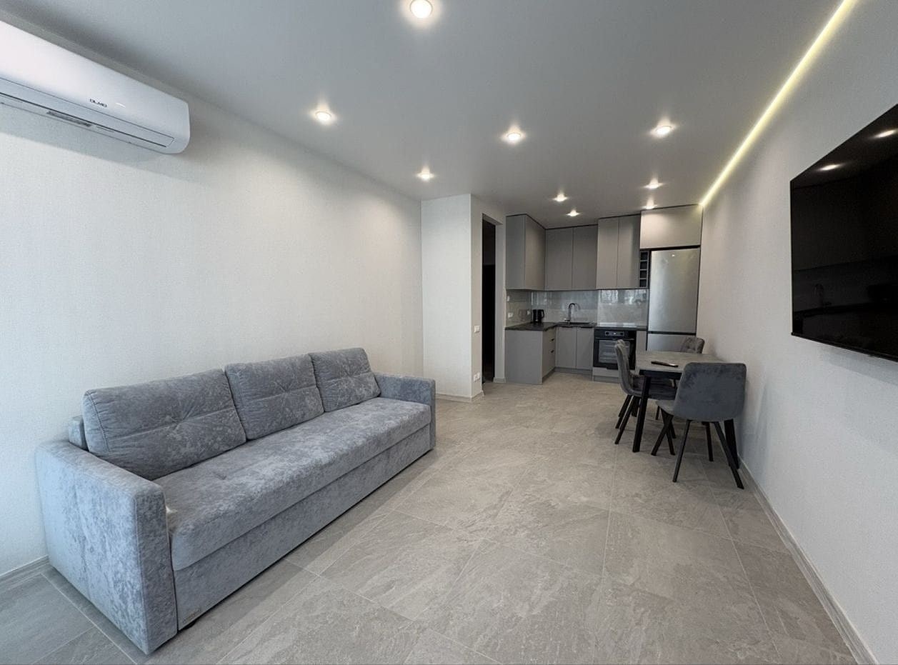 Fully Furnished One-Bedroom Apartment — Manhattan Complex, Politekhnichnyi Instytut Metro