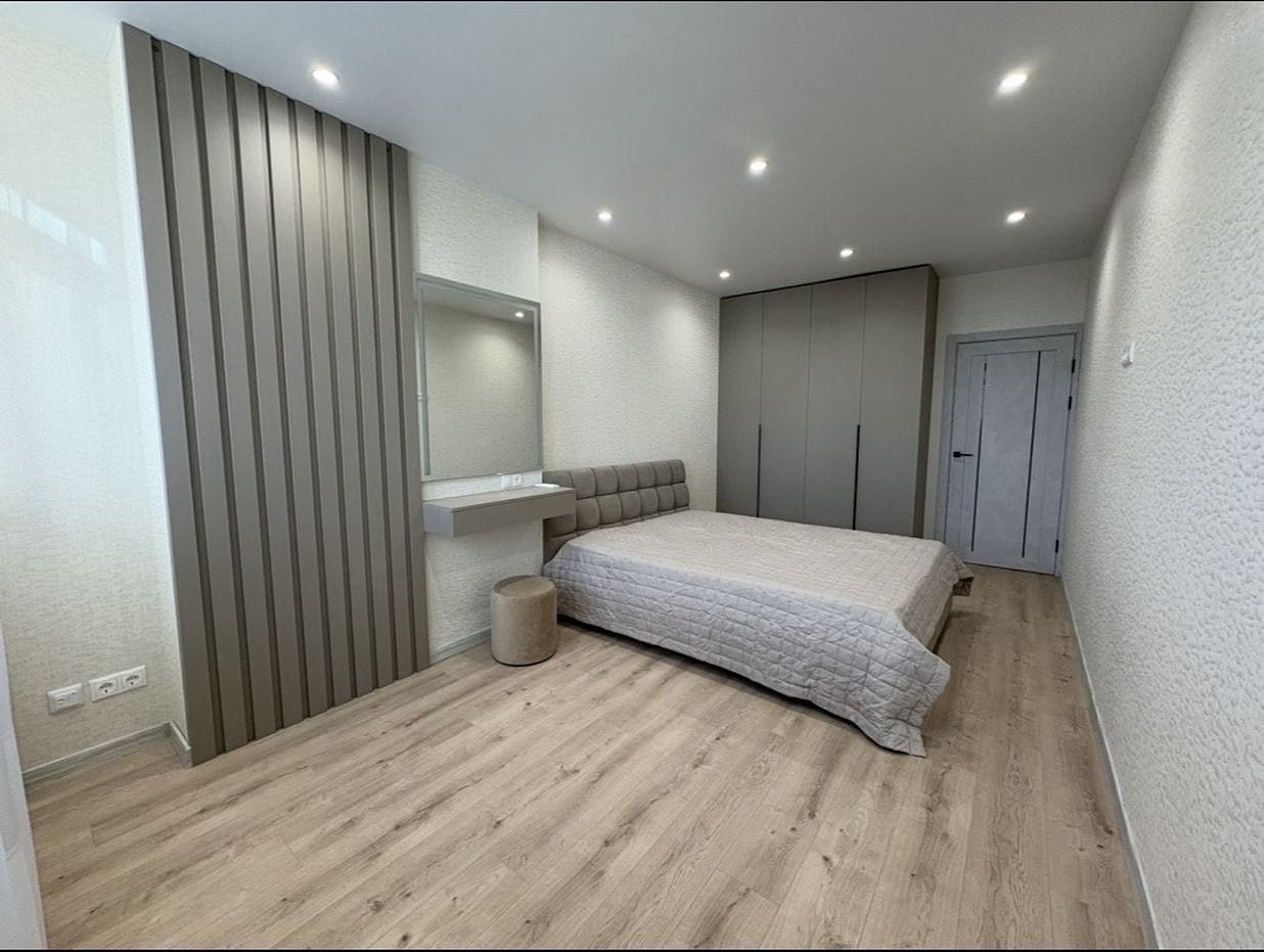 Fully Furnished One-Bedroom Apartment — Manhattan Complex, Politekhnichnyi Instytut Metro