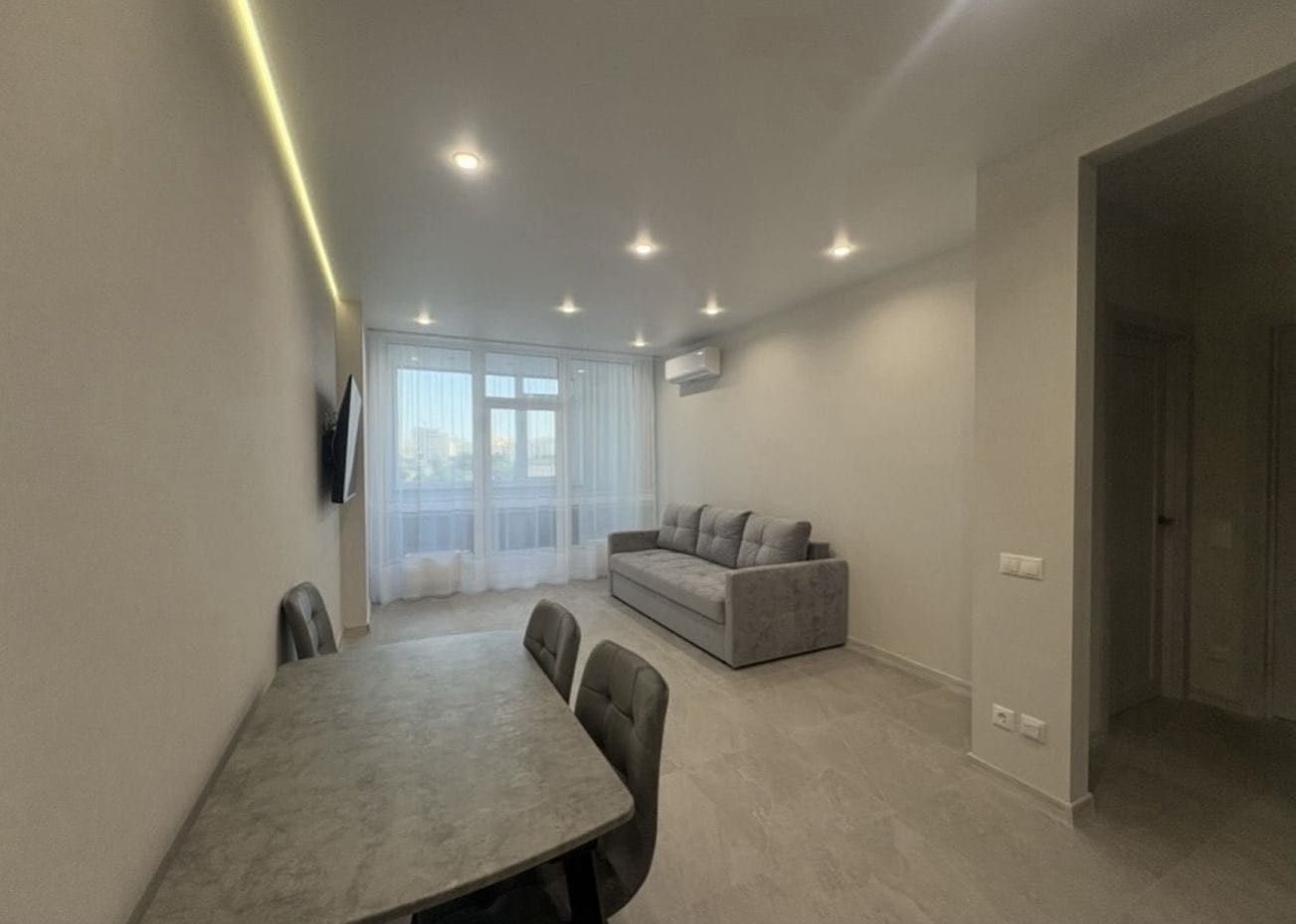 Fully Furnished One-Bedroom Apartment — Manhattan Complex, Politekhnichnyi Instytut Metro