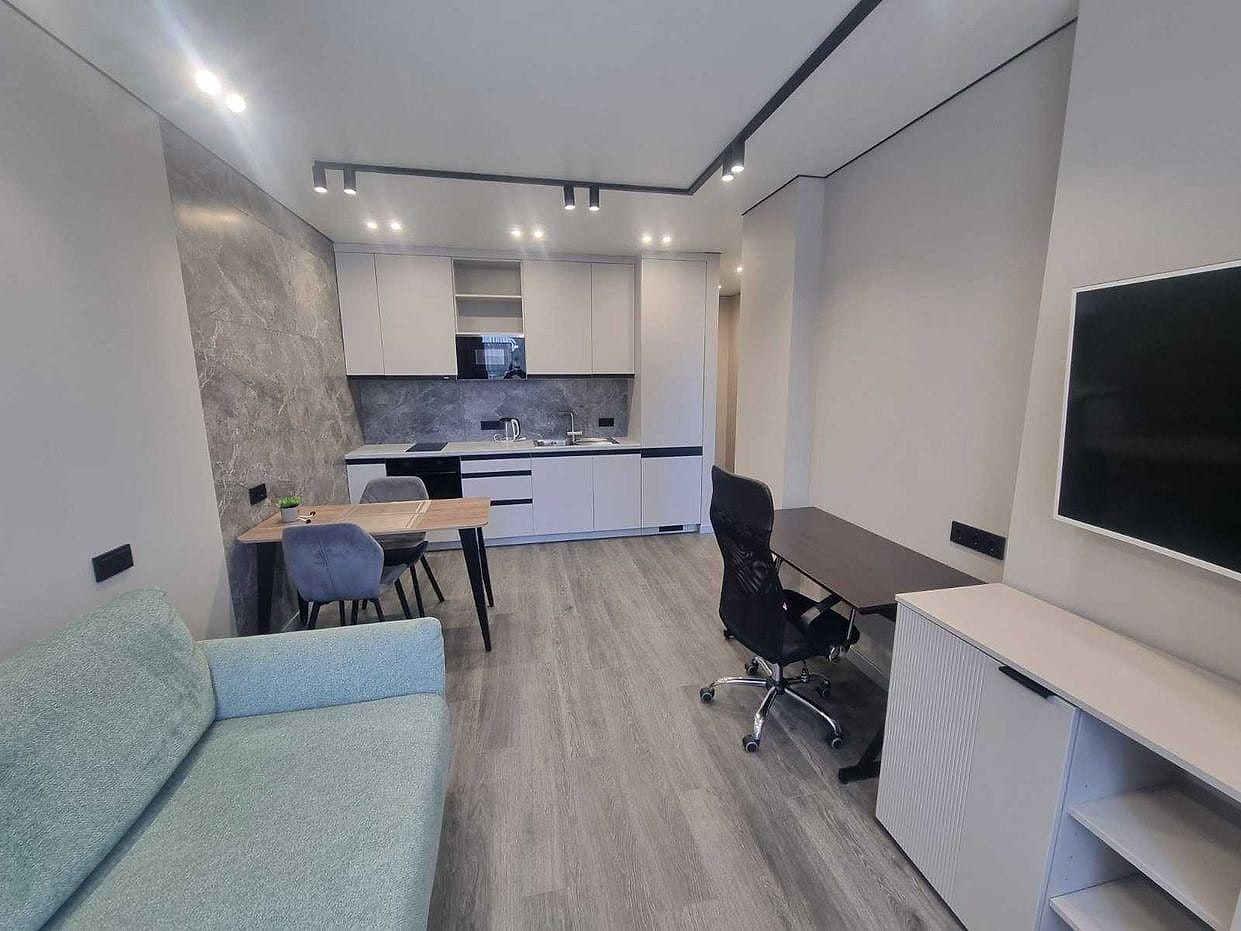 Renovated Two-Room Apartment — Faina Town Complex, Shevchenkivskyi