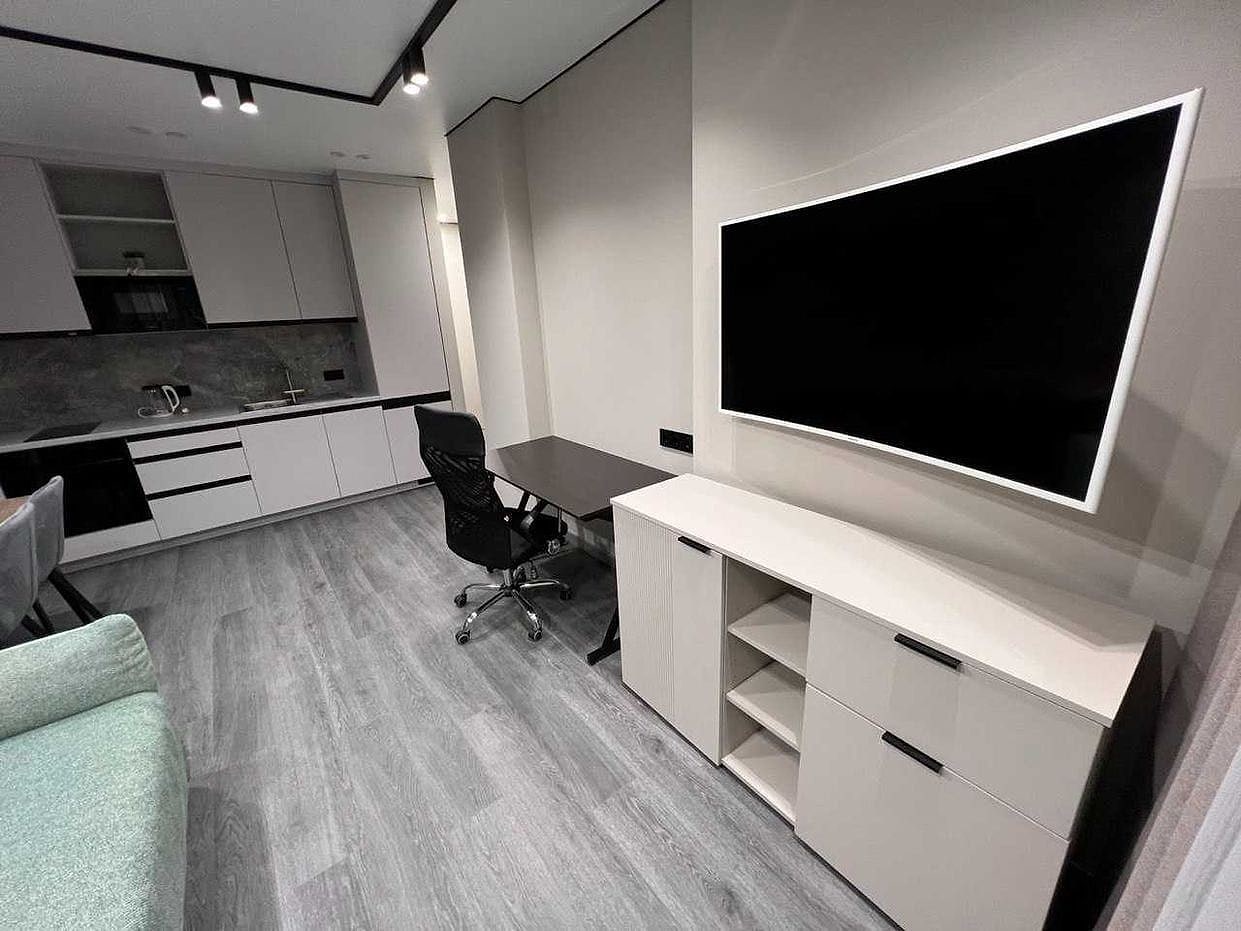 Renovated Two-Room Apartment — Faina Town Complex, Shevchenkivskyi