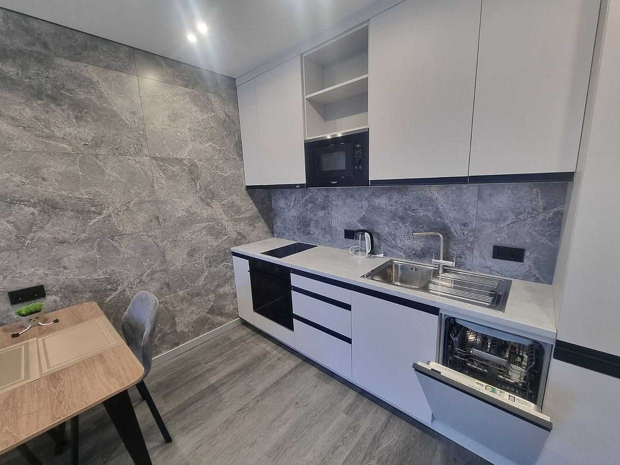 Renovated Two-Room Apartment — Faina Town Complex, Shevchenkivskyi