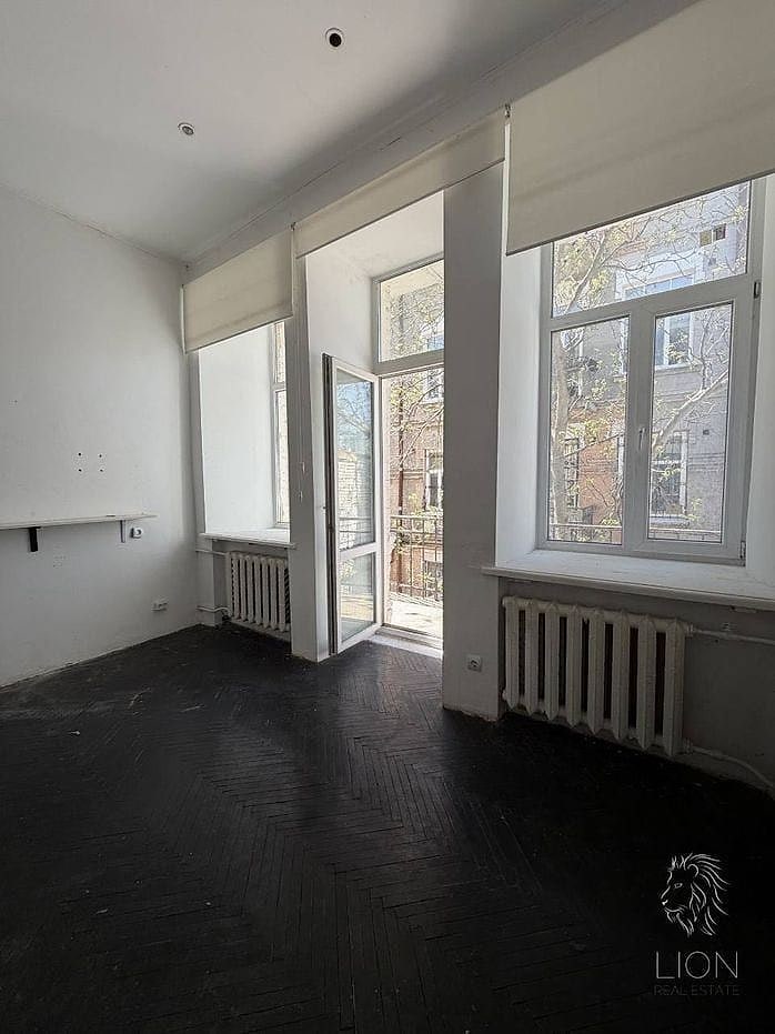 Two-Room Apartment — Antonovycha Street, Holosiiv