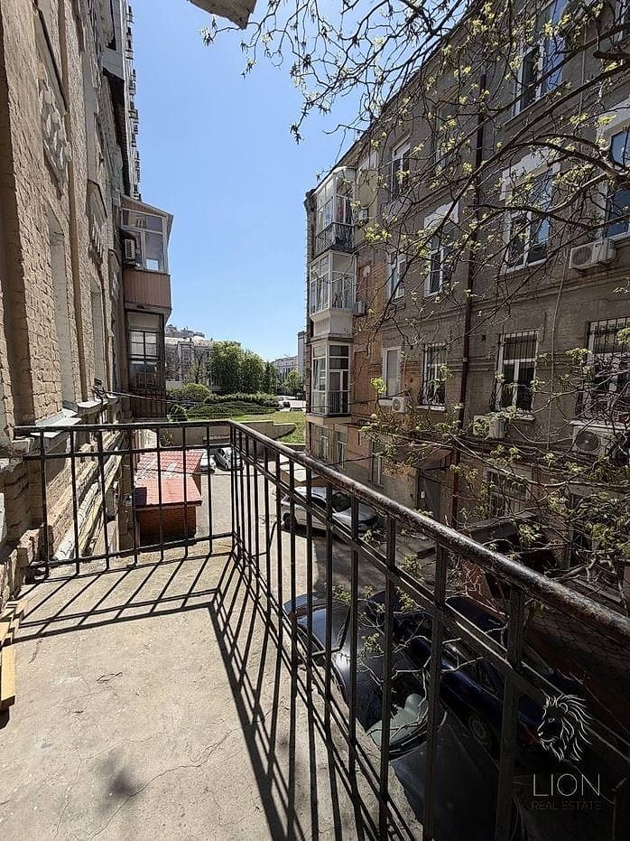 Two-Room Apartment — Antonovycha Street, Holosiiv