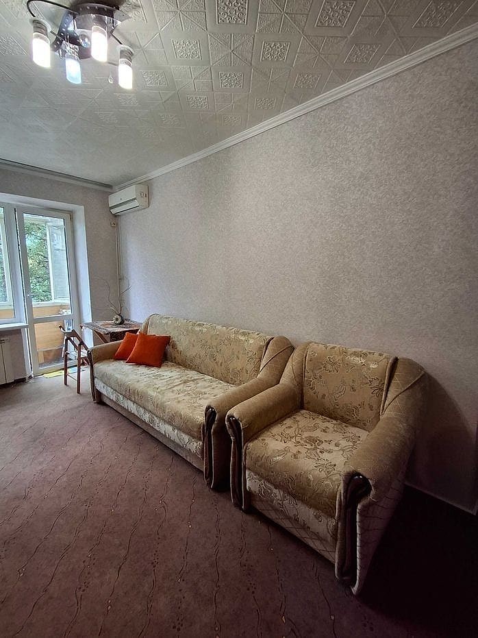 One-Room Apartment — Vyshgorodska Street, Obolon