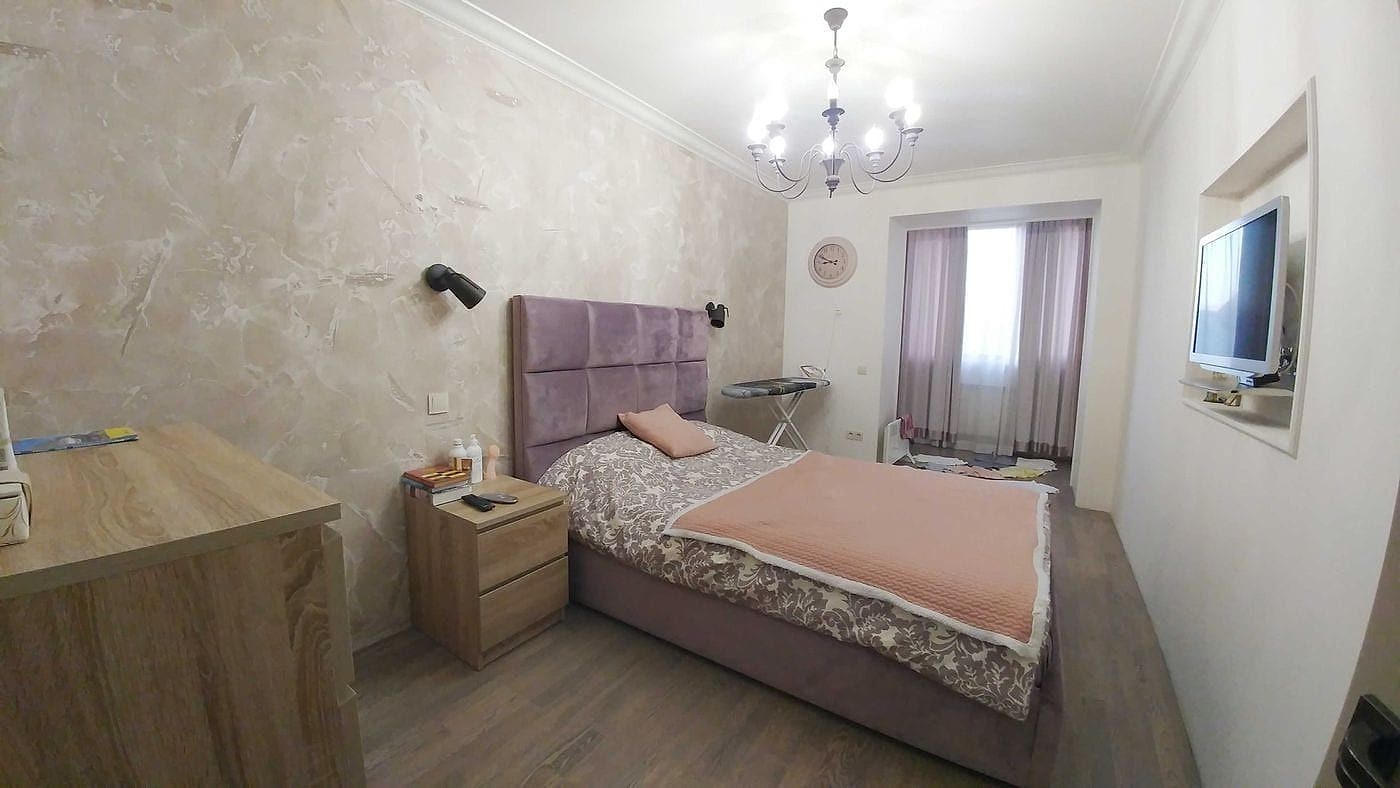 Renovated Two-Room Apartment — Ivasiuk Avenue, Obolon