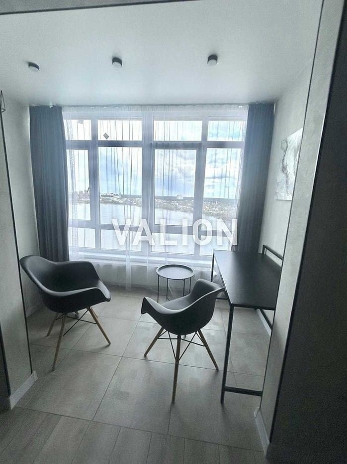 Renovated Two-Room Apartment — Revutsky Complex, Kharkivska Metro