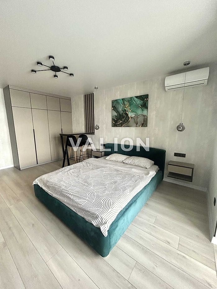 Renovated Two-Room Apartment — Revutsky Complex, Kharkivska Metro