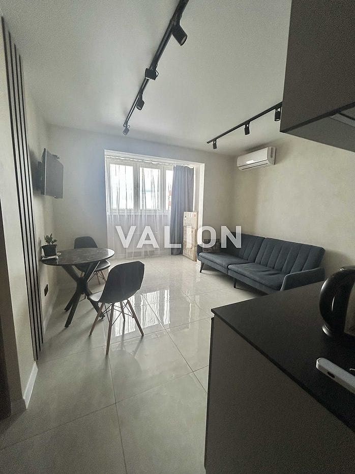 Renovated Two-Room Apartment — Revutsky Complex, Kharkivska Metro