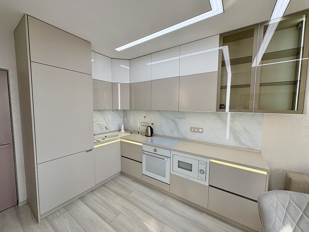 Designer One-Bedroom Apartment — Seven Complex, Osokoryky Metro